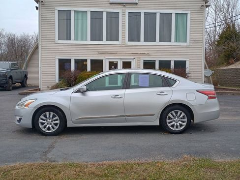 Used 2014 Nissan Altima 2.5 S image 2