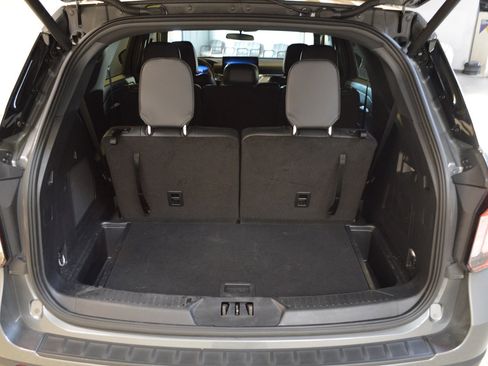 Used 2025 Ford Explorer ST-Line w/ ST-Line Street Pack AWD/4WD image 14