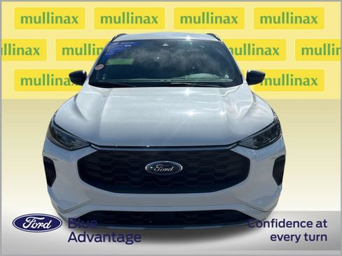 Used 2024 Ford Escape ST-Line w/ Tech Pack #1 FWD image 11