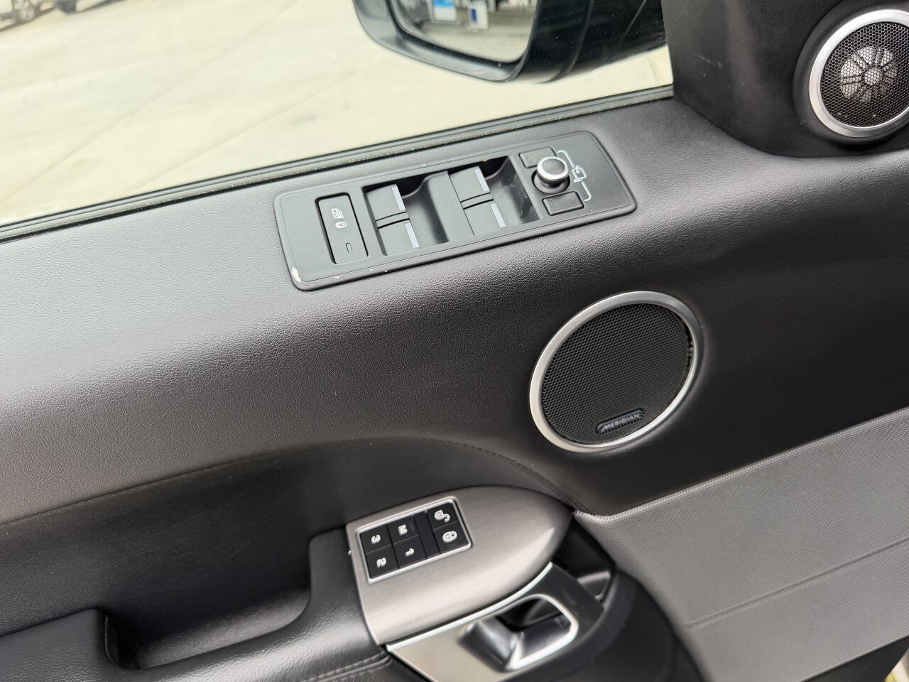 Used 2017 Land Rover Range Rover Sport SE AWD/4WD image 19