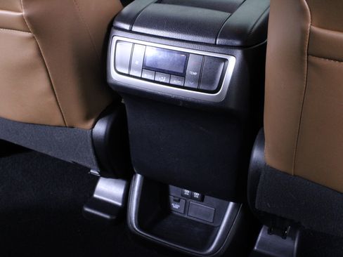 Used 2017 Toyota Highlander Limited image 17