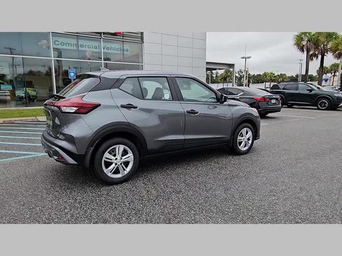 New 2025 Nissan Kicks Play S image 35