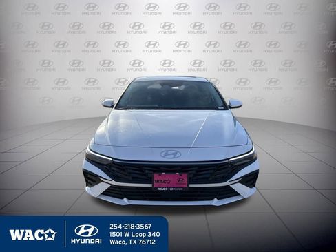 Used 2025 Hyundai Elantra SEL image 16