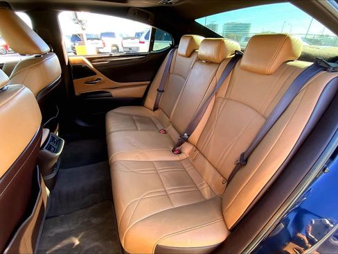 Used 2020 Lexus ES 350 Ultra Luxury image 19