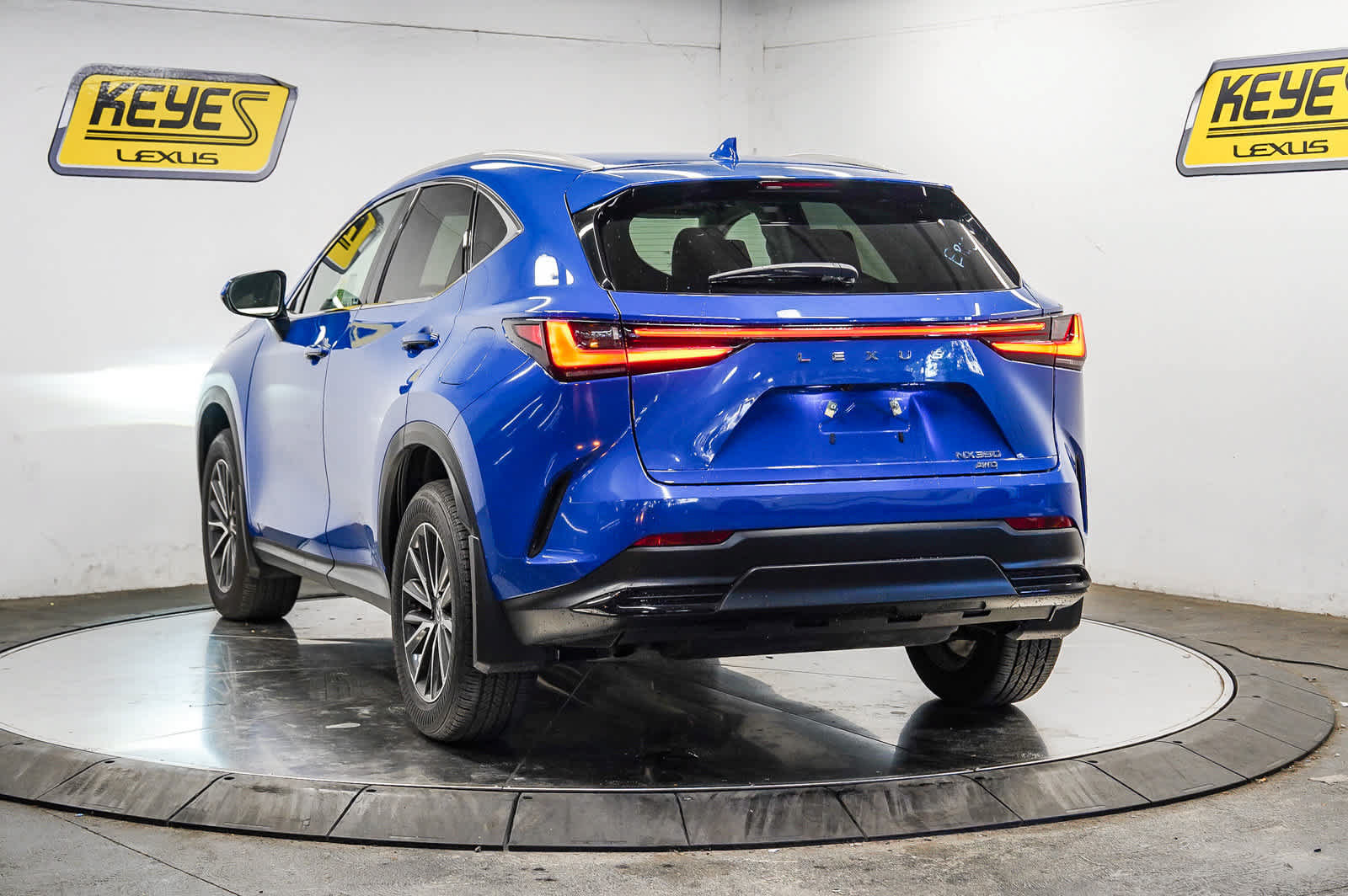 Used 2025 Lexus NX 350 AWD w/ Accessory Package (2T) image 2