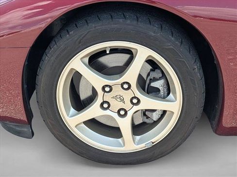 Used 2003 Chevrolet Corvette Coupe w/ Preferred Equipment Group RWD image 10