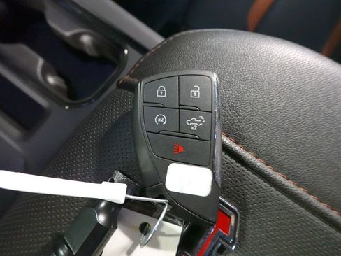 Used 2024 GMC Sierra 2500 AT4 w/ Technology Package AWD/4WD image 19