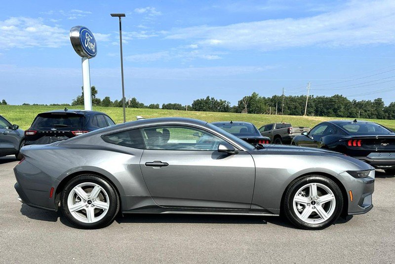 Used 2026 Ford Mustang Coupe RWD image 2