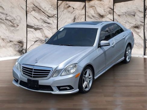 Used 2011 Mercedes-Benz E 350 4MATIC Sedan image 2