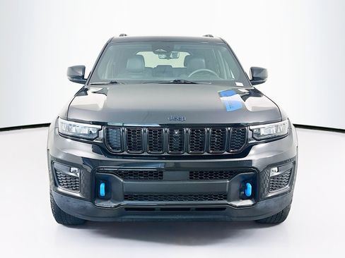Used 2022 Jeep Grand Cherokee Trailhawk w/ Luxury Tech Group III AWD/4WD image 2