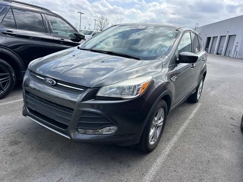 Used 2015 Ford Escape SE image 1