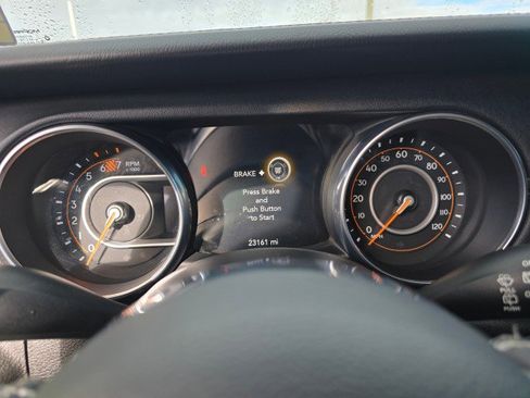 Used 2018 Jeep Wrangler Unlimited Sahara image 40