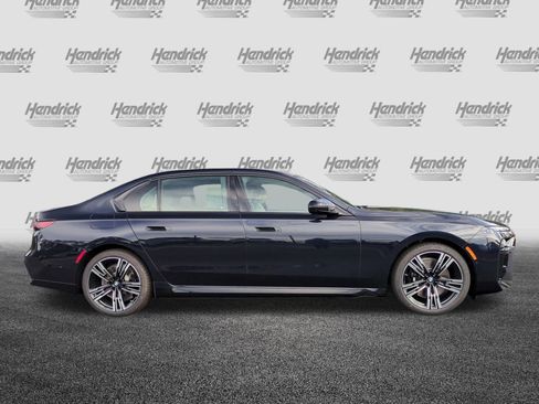 Used 2026 BMW i7 eDrive50 w/ M Sport Package RWD image 11