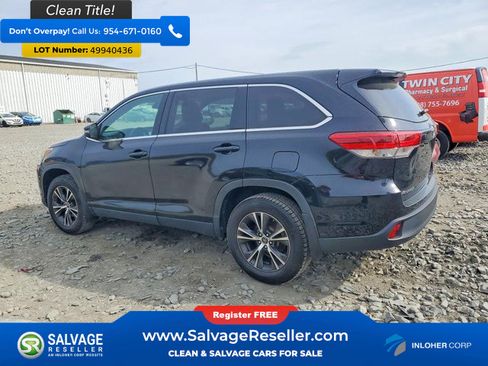 Used 2019 Toyota Highlander LE AWD/4WD image 3