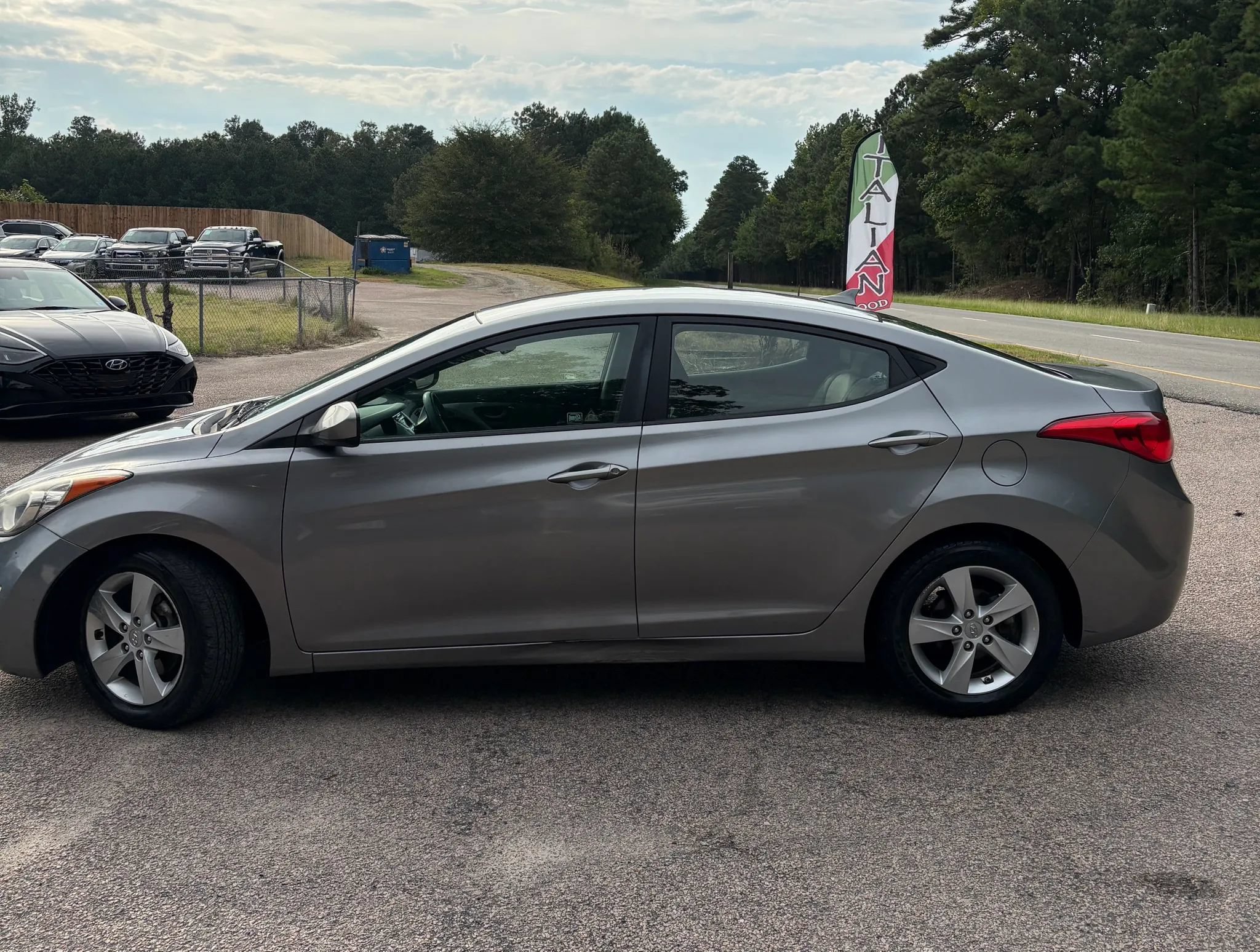 Used 2012 Hyundai Elantra GLS w/ Preferred Pkg 3 FWD image 3