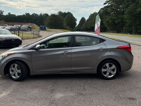 Used 2012 Hyundai Elantra GLS w/ Preferred Pkg 3 FWD image 3