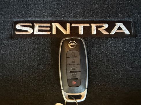 Used 2025 Nissan Sentra SR FWD image 29