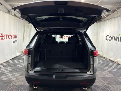 Used 2023 Chevrolet Traverse LT AWD/4WD image 16