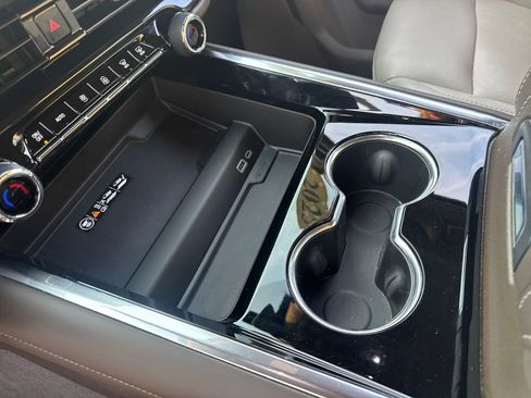 Used 2025 Chevrolet Tahoe LT image 19