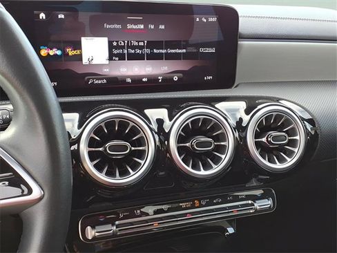 Used 2025 Mercedes-Benz CLA 250 4MATIC image 9