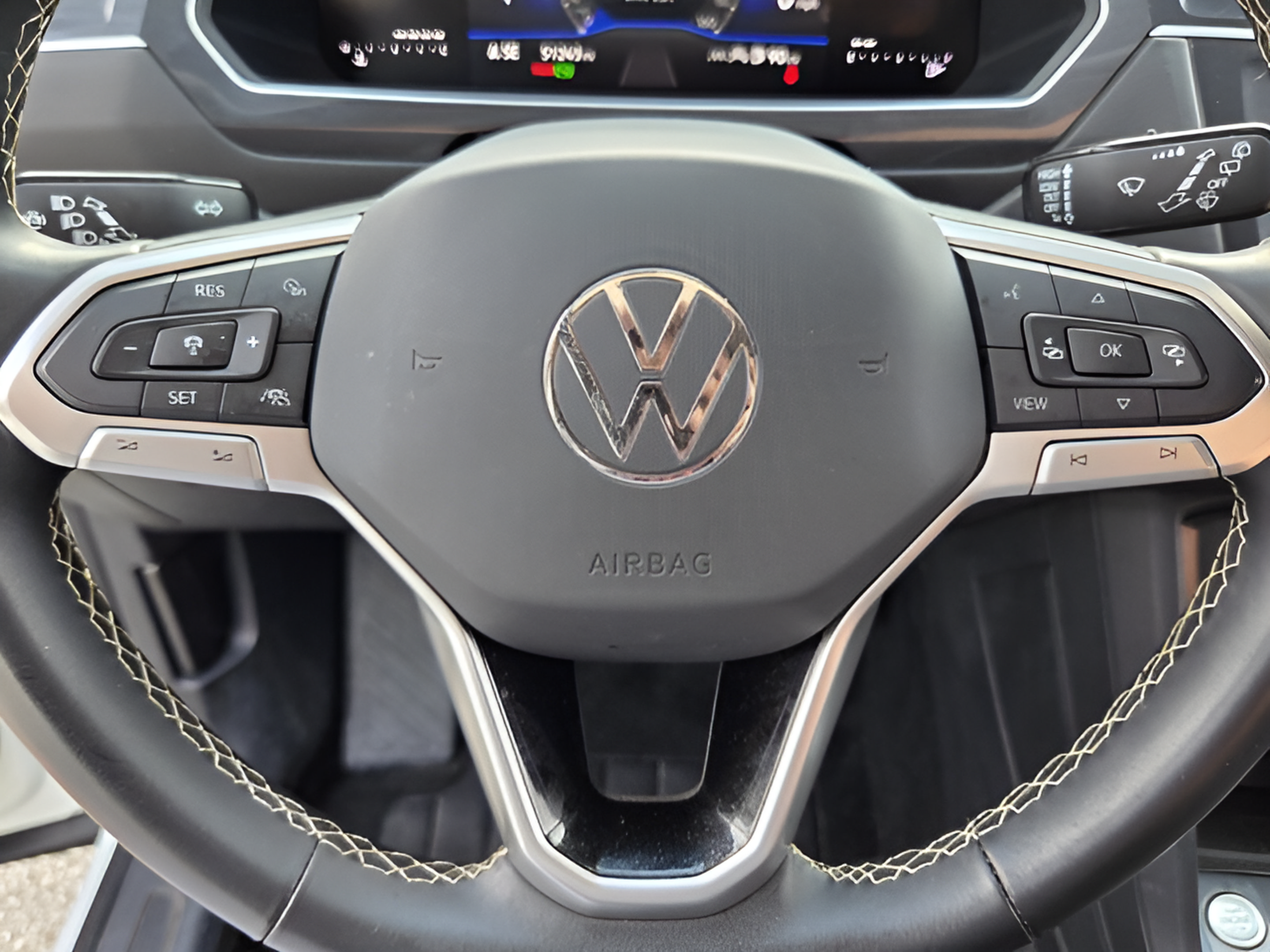 Used 2024 Volkswagen Tiguan SE AWD/4WD image 24