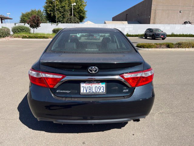 Used 2017 Toyota Camry SE FWD image 3