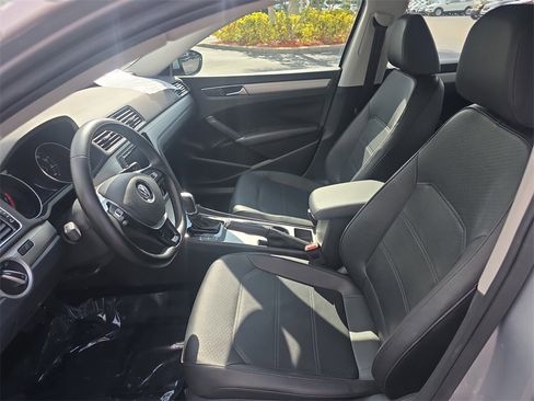 Used 2019 Volkswagen Passat 2.0T Wolfsburg w/ Wheels & Sunroof Package image 21