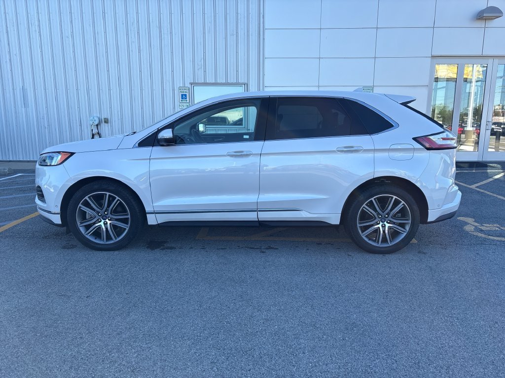 Used 2019 Ford Edge Titanium w/ Equipment Group 301A AWD/4WD image 2