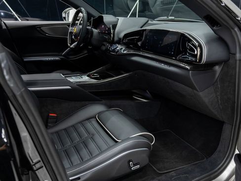 Used 2024 Ferrari Purosangue image 44