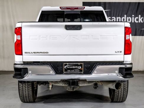 Used 2021 Chevrolet Silverado 2500 LTZ w/ LTZ Texas Edition image 9