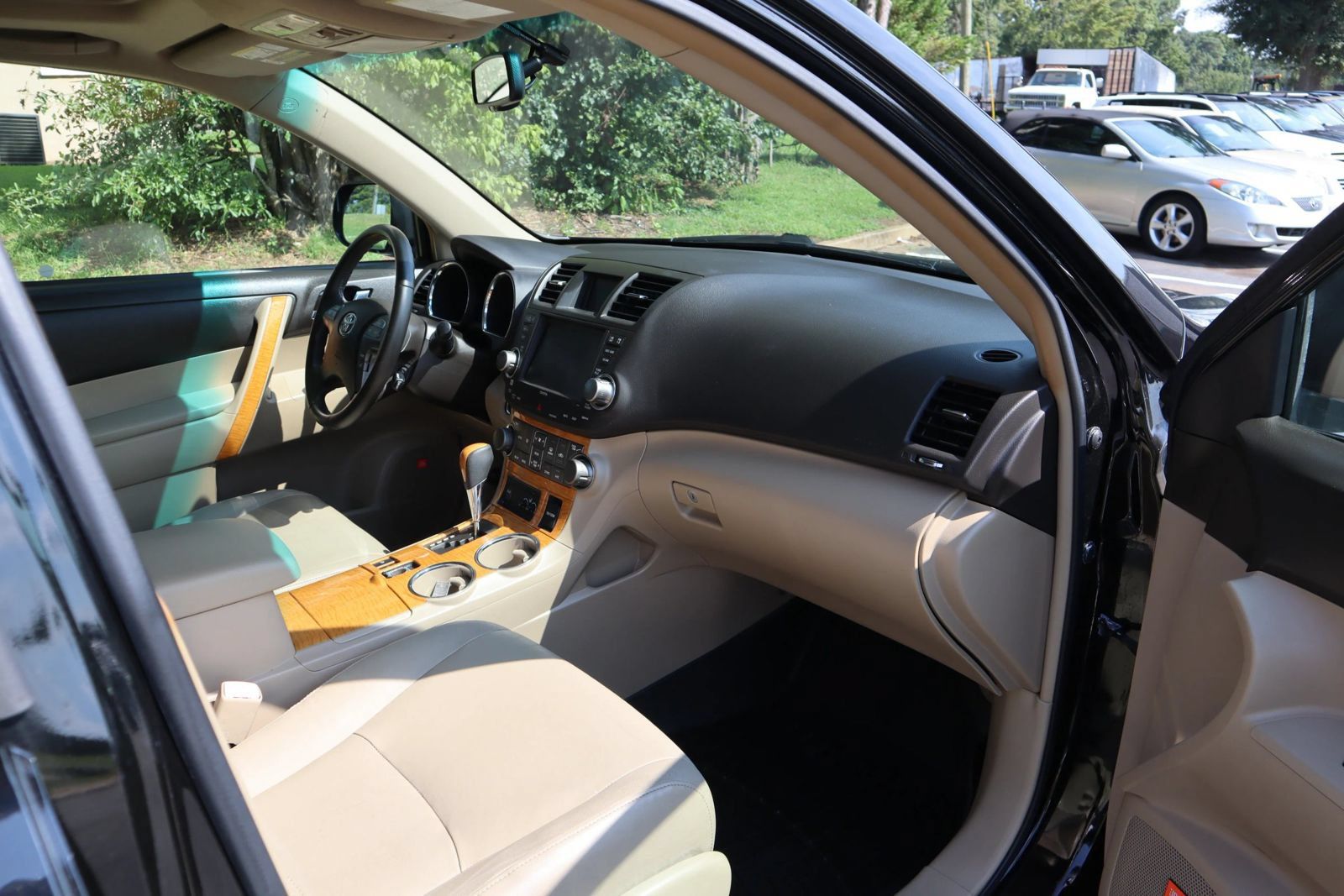 Used 2010 Toyota Highlander Limited AWD/4WD image 17