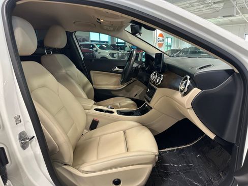 Used 2019 Mercedes-Benz GLA 250 4MATIC image 37