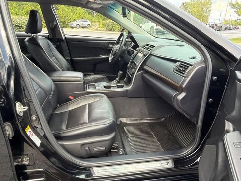 Used 2016 Toyota Camry XLE w/ Moonroof Package FWD image 42