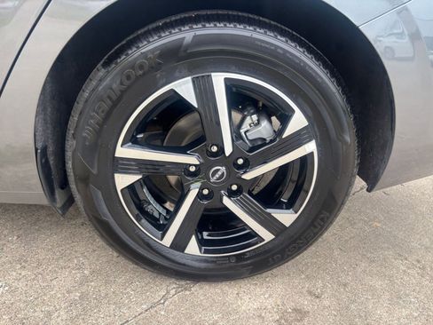 Used 2025 Nissan Sentra SV FWD image 28