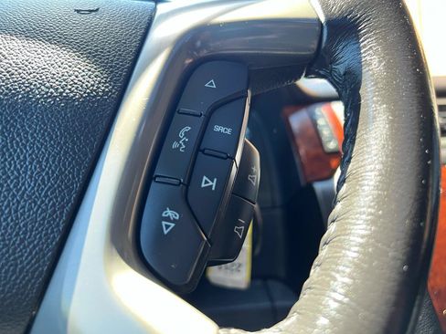 Used 2011 Chevrolet Avalanche LT AWD/4WD image 30