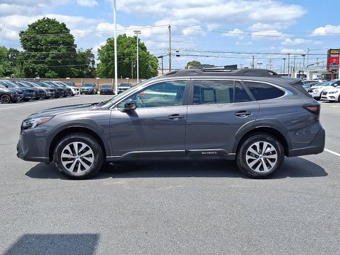 Used 2024 Subaru Outback Premium AWD/4WD image 8