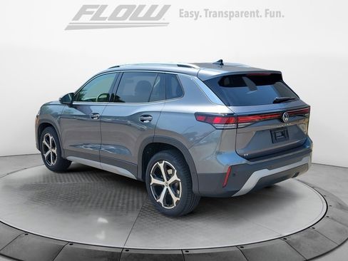 Certified 2025 Volkswagen Tiguan SE image 6
