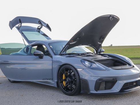 Used 2023 Porsche 718 Cayman GT4 RS image 17