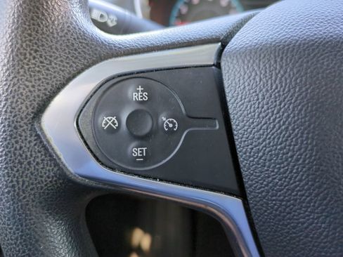 Used 2020 Chevrolet Traverse LS image 22