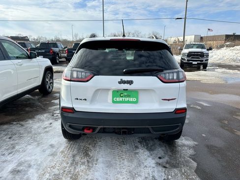 Used 2019 Jeep Cherokee Trailhawk image 4