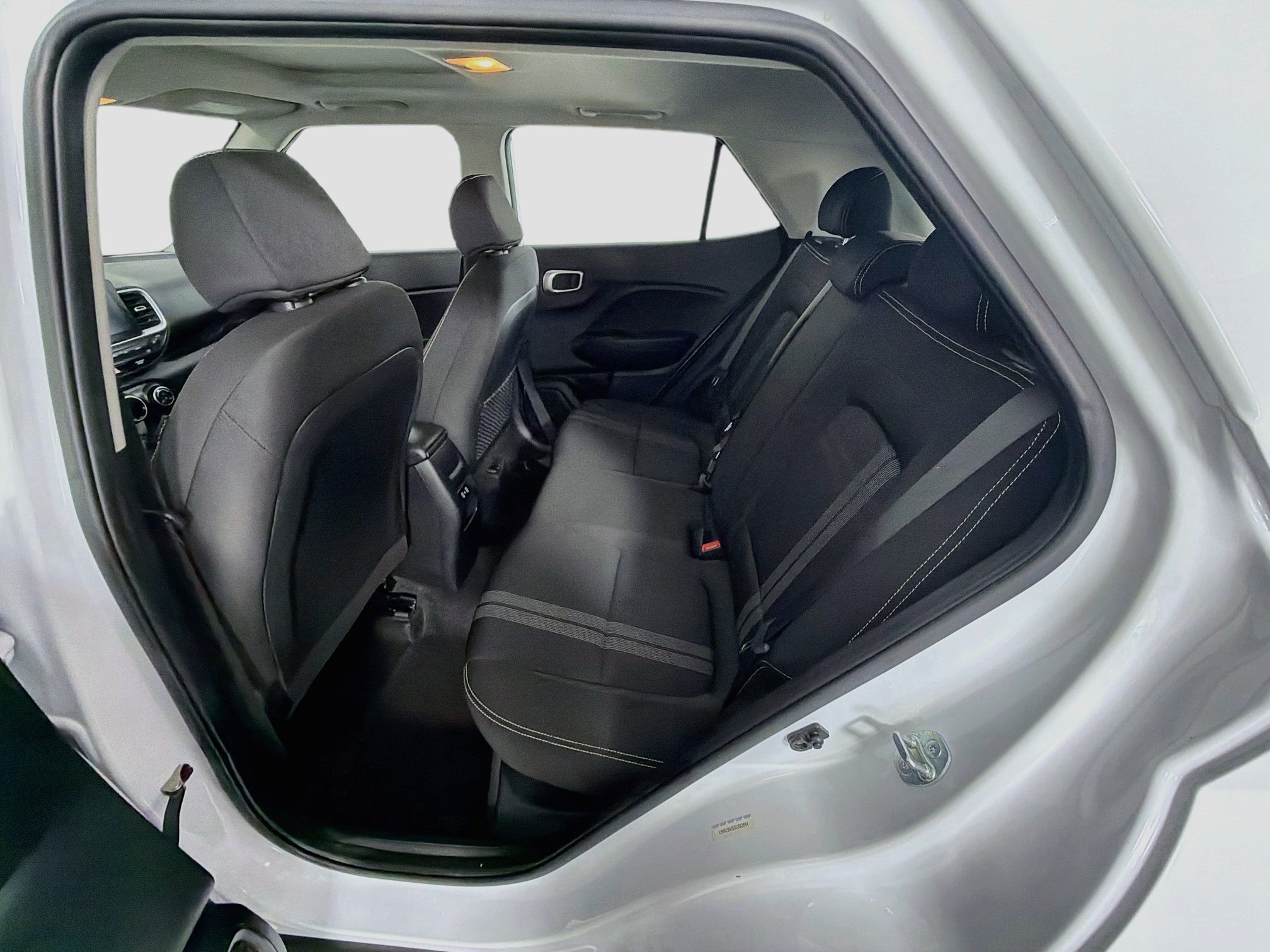 Used 2025 Hyundai Venue SEL FWD image 29