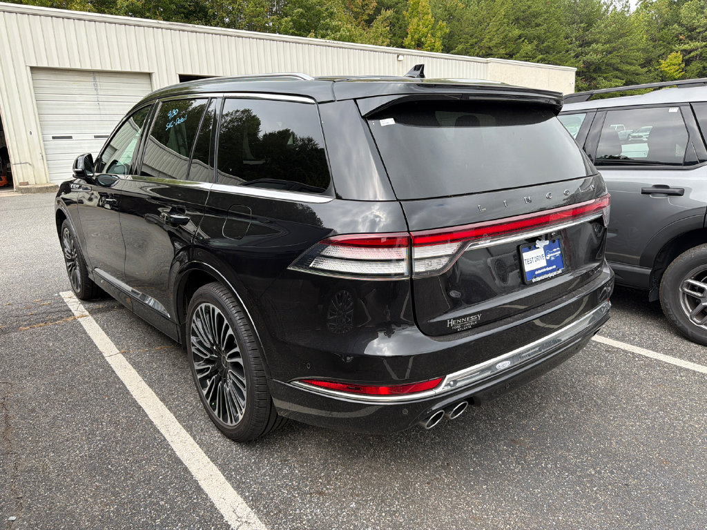 Used 2024 Lincoln Aviator Black Label AWD/4WD image 4