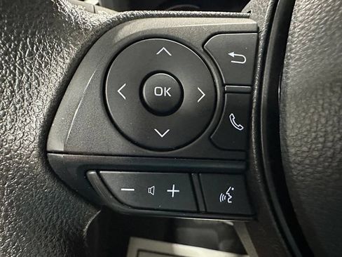 Used 2025 Toyota RAV4 XLE FWD image 19