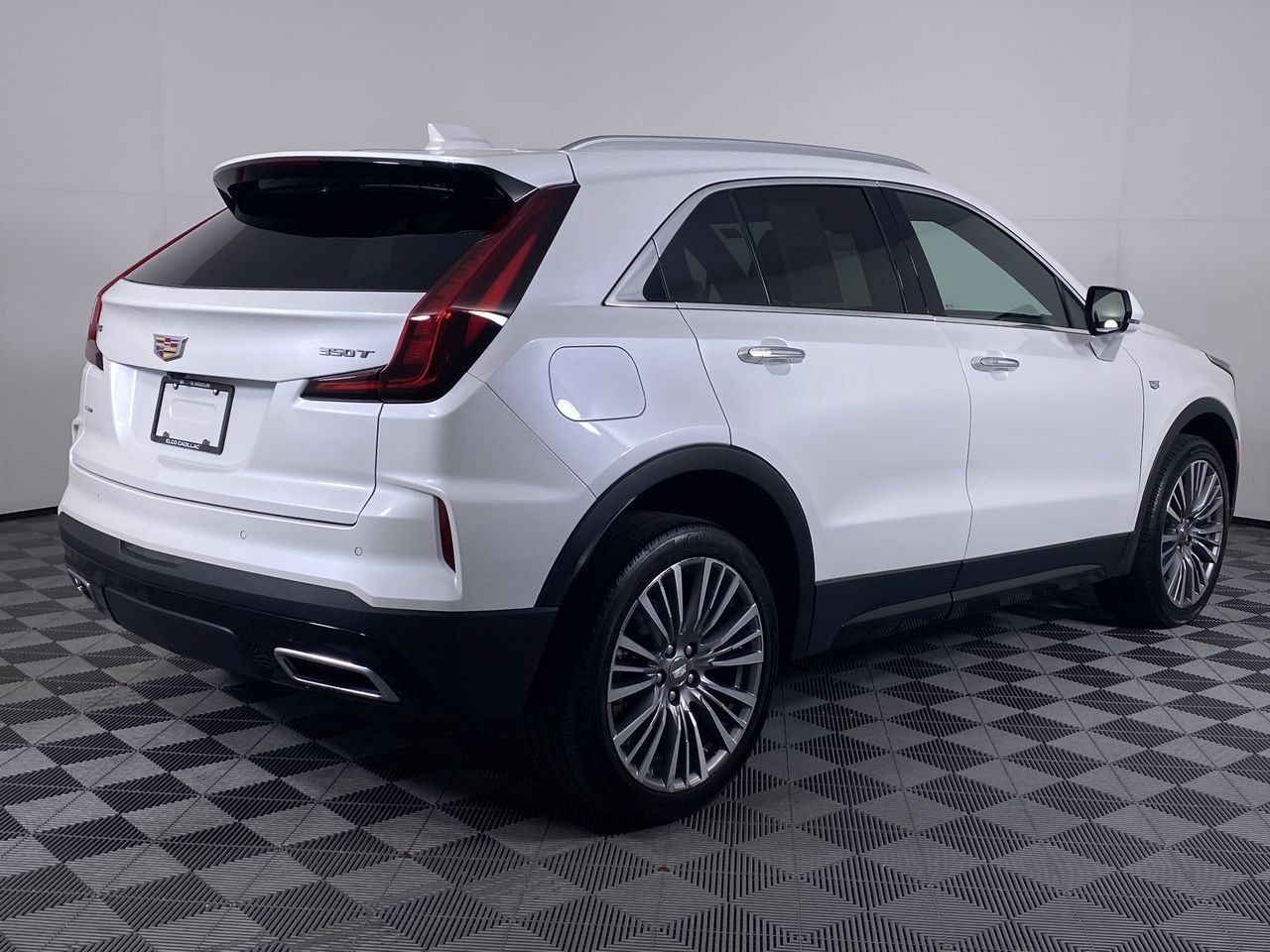 Certified 2024 Cadillac XT4 Premium Luxury AWD/4WD image 19