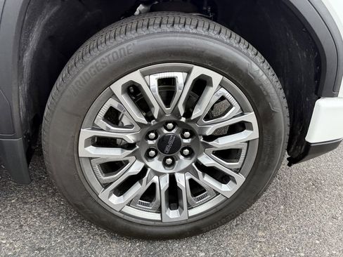 Used 2024 GMC Sierra 1500 Denali Ultimate image 32