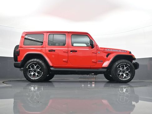 Used 2025 Jeep Wrangler Unlimited Sahara AWD/4WD image 25