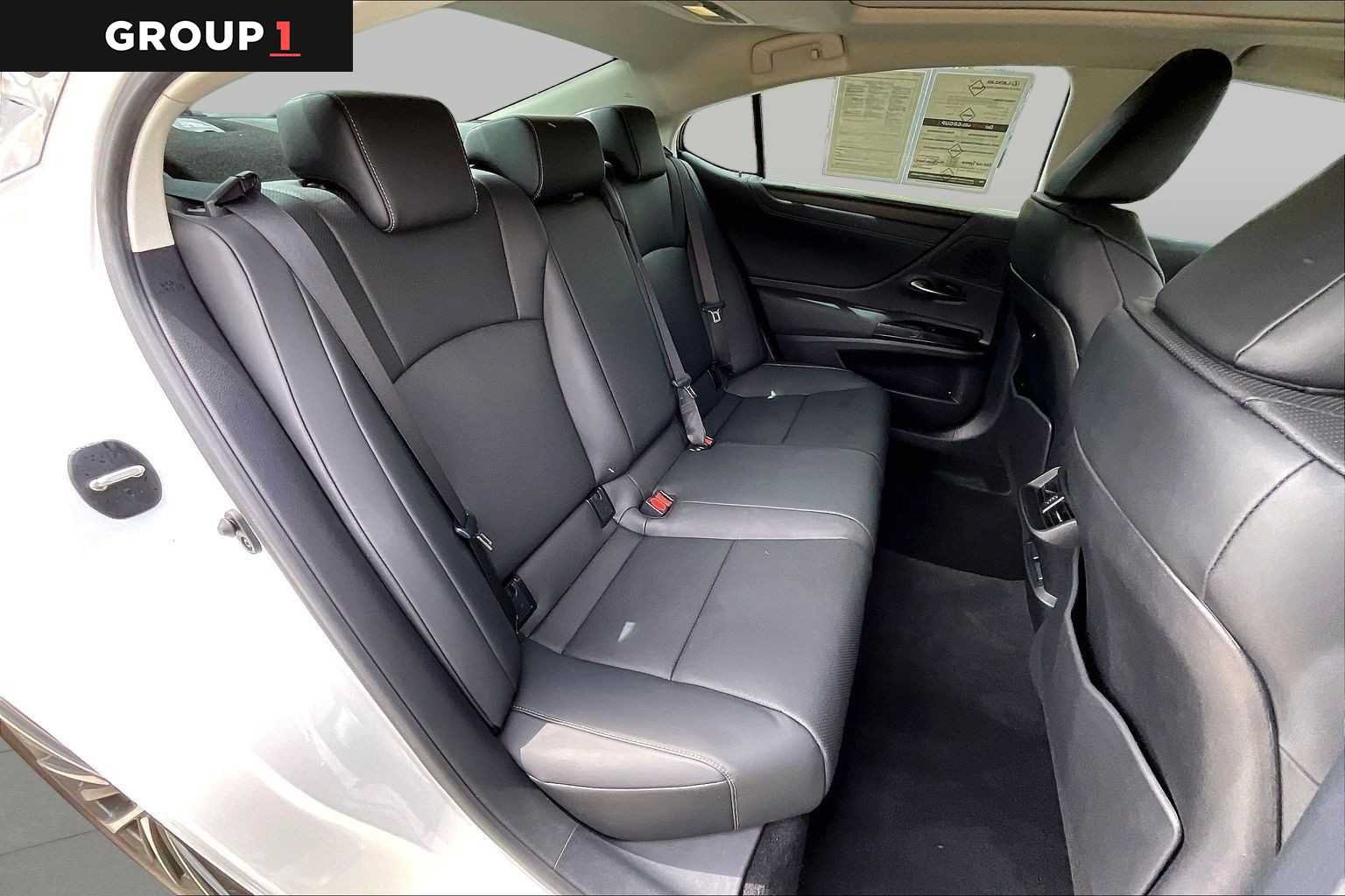 Used 2024 Lexus ES 350 w/ Premium Package FWD image 17