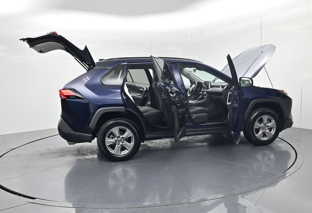 Used 2025 Toyota RAV4 XLE AWD/4WD image 62
