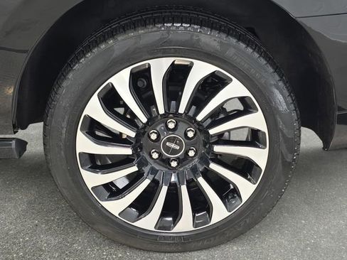 Certified 2022 Lincoln Navigator Black Label image 30