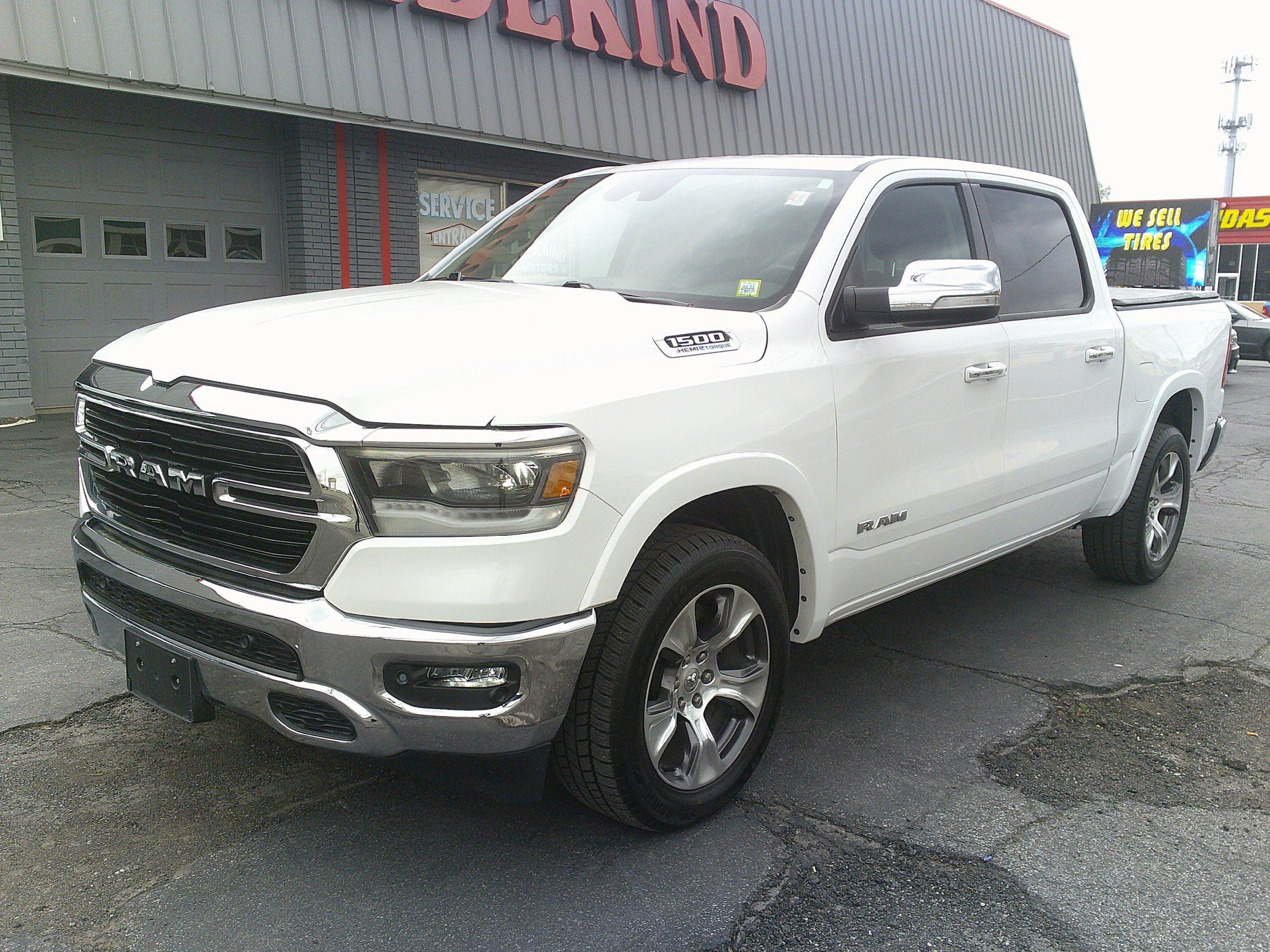 Used 2021 RAM 1500 Laramie AWD/4WD image 11
